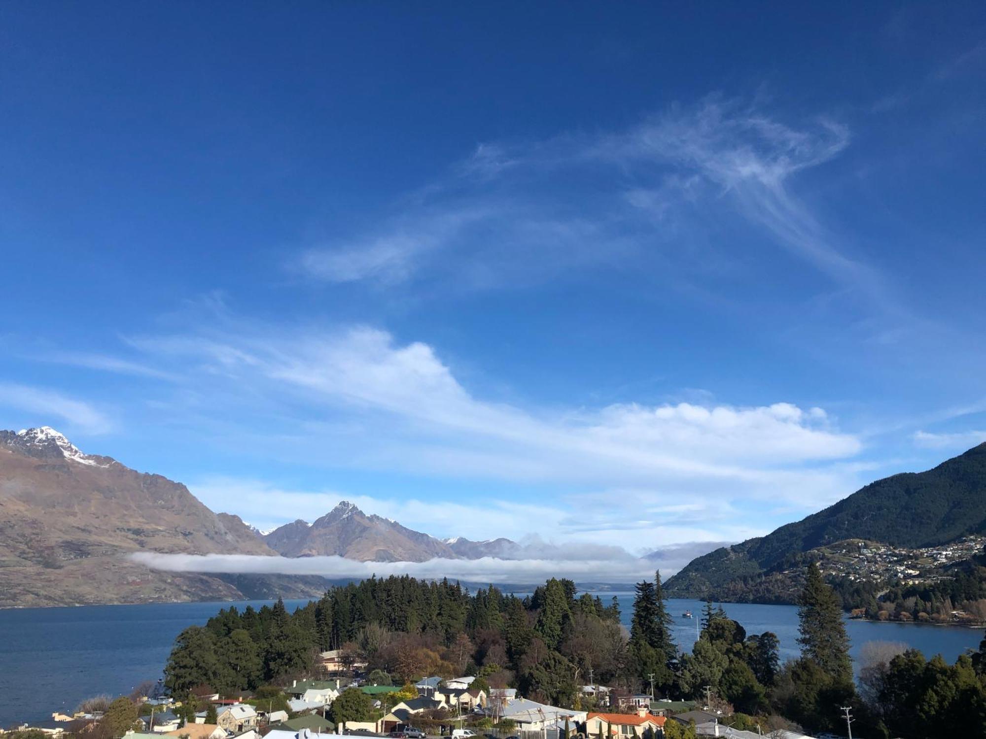 Ramada By Wyndham Queenstown Central Exteriér fotografie