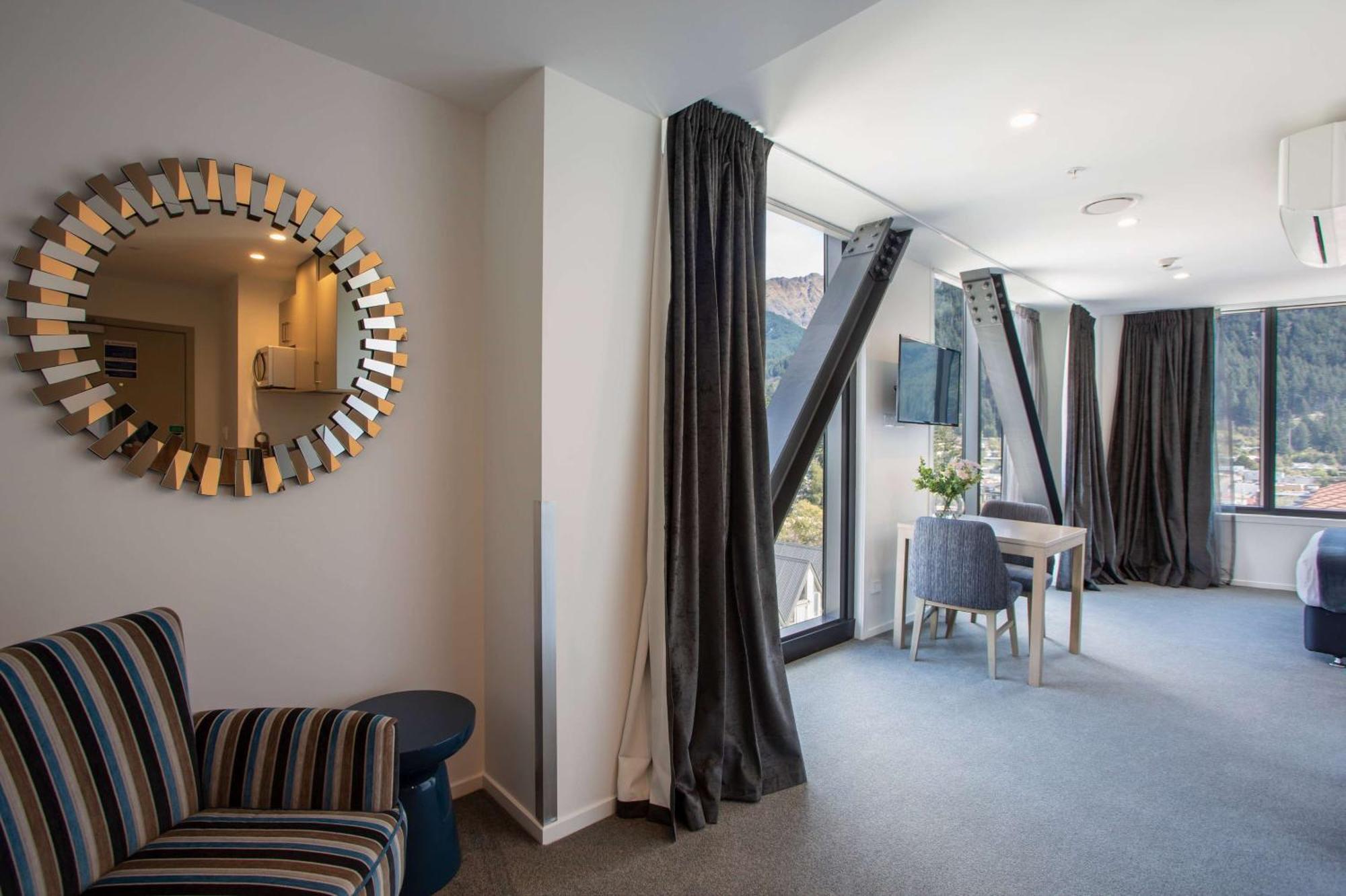 Ramada By Wyndham Queenstown Central Exteriér fotografie