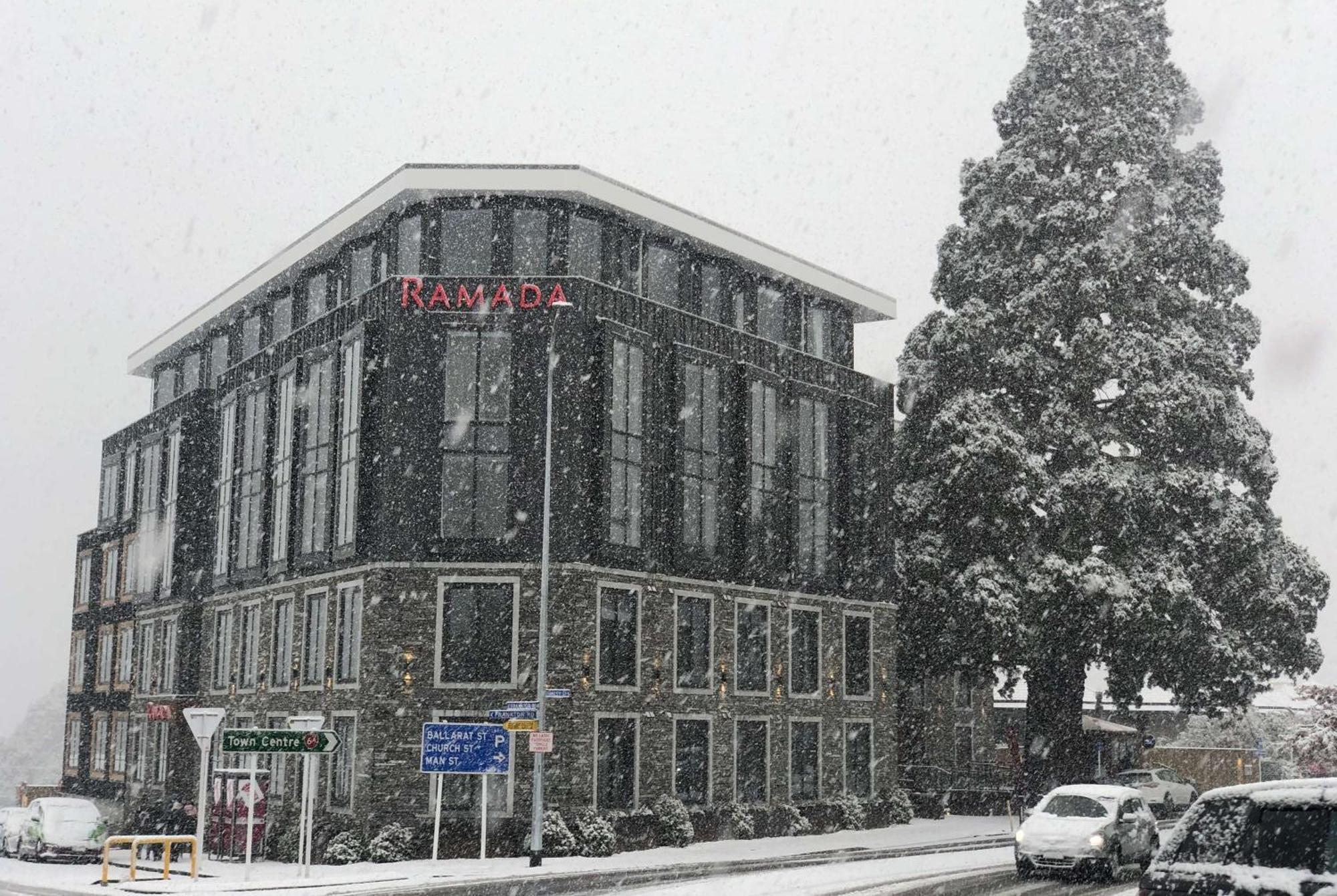 Ramada By Wyndham Queenstown Central Exteriér fotografie