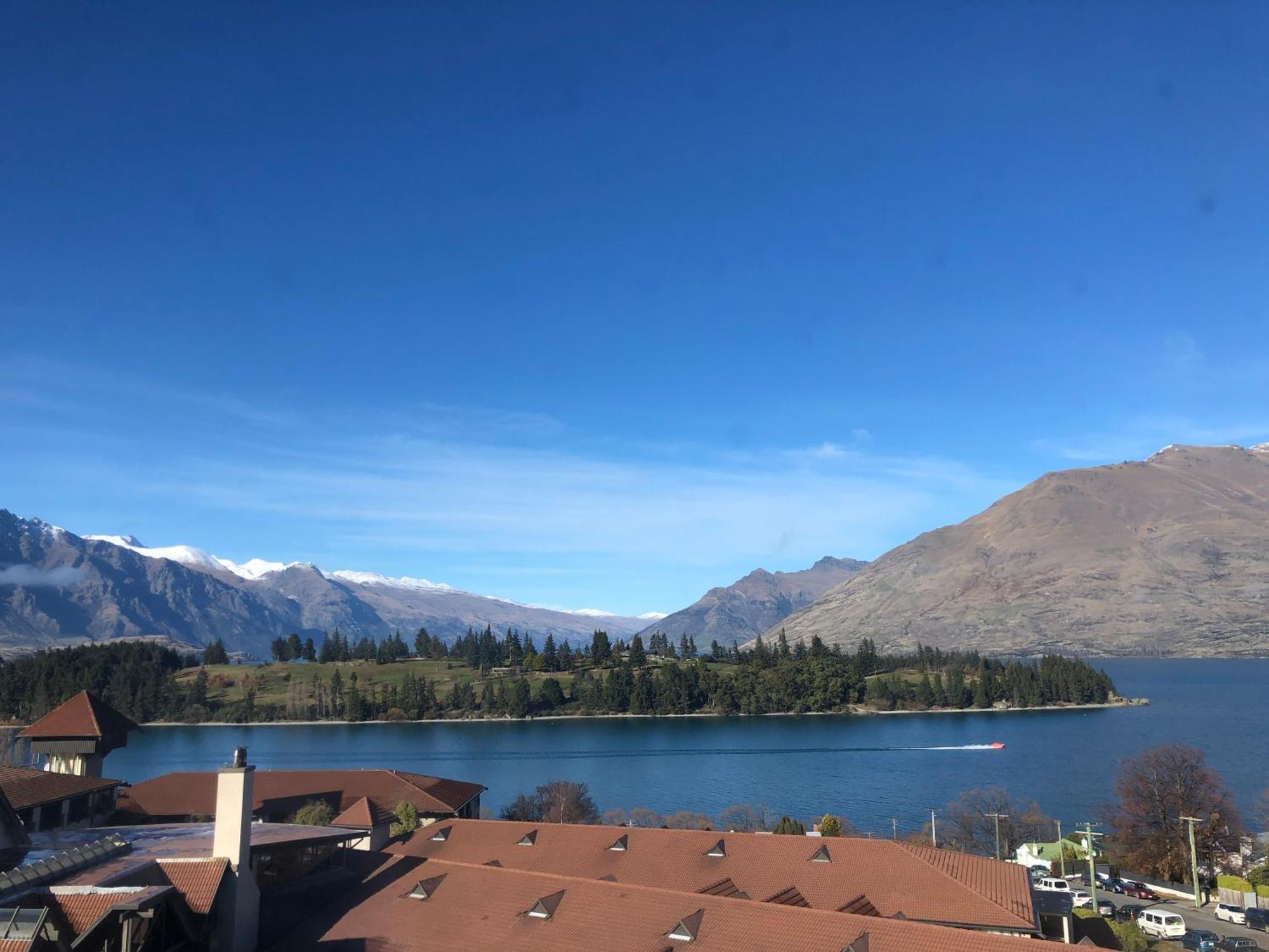 Ramada By Wyndham Queenstown Central Exteriér fotografie